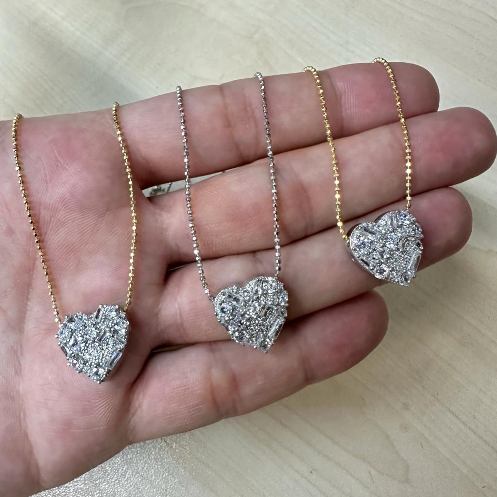 Mariana Cadena en Forma de Corazón con Zircones Baguette