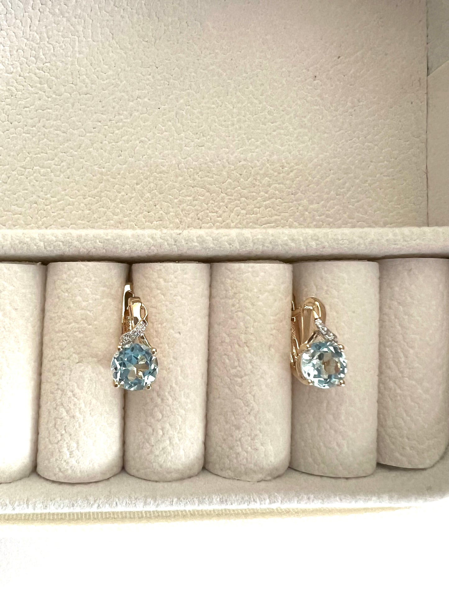 Exquisita joyería, para elevar tu estilo! , sisters jewelry, Just $5900! ShopAritos de oro y topacio azul now at Sister'sJewelrySister'sJewelry{TAGS