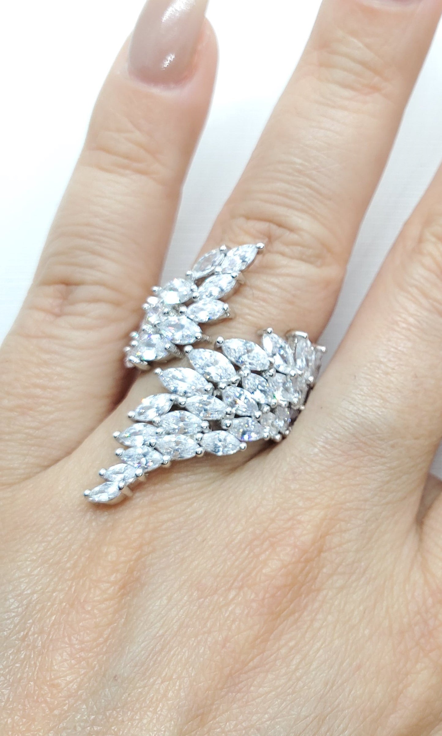 Exquisita joyería, para elevar tu estilo! , sisters jewelry, Just $1450.00! ShopAnillo alas now at Sister'sJewelrySister'sJewelry{TAGS