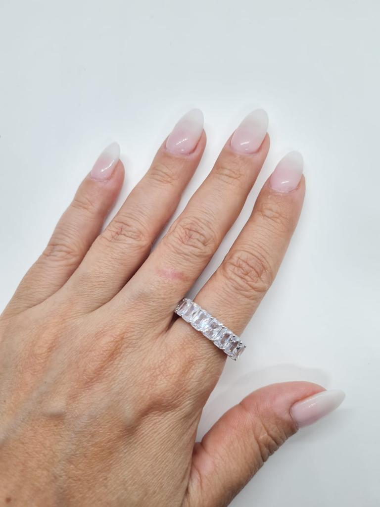 Joyería Fina, para toda ocasión } from {sisters jewelry} - Just $890.00! ShopAnillo de banda con zircones cuadrados now at Sister'sJewelrySister'sJewelryAnillos