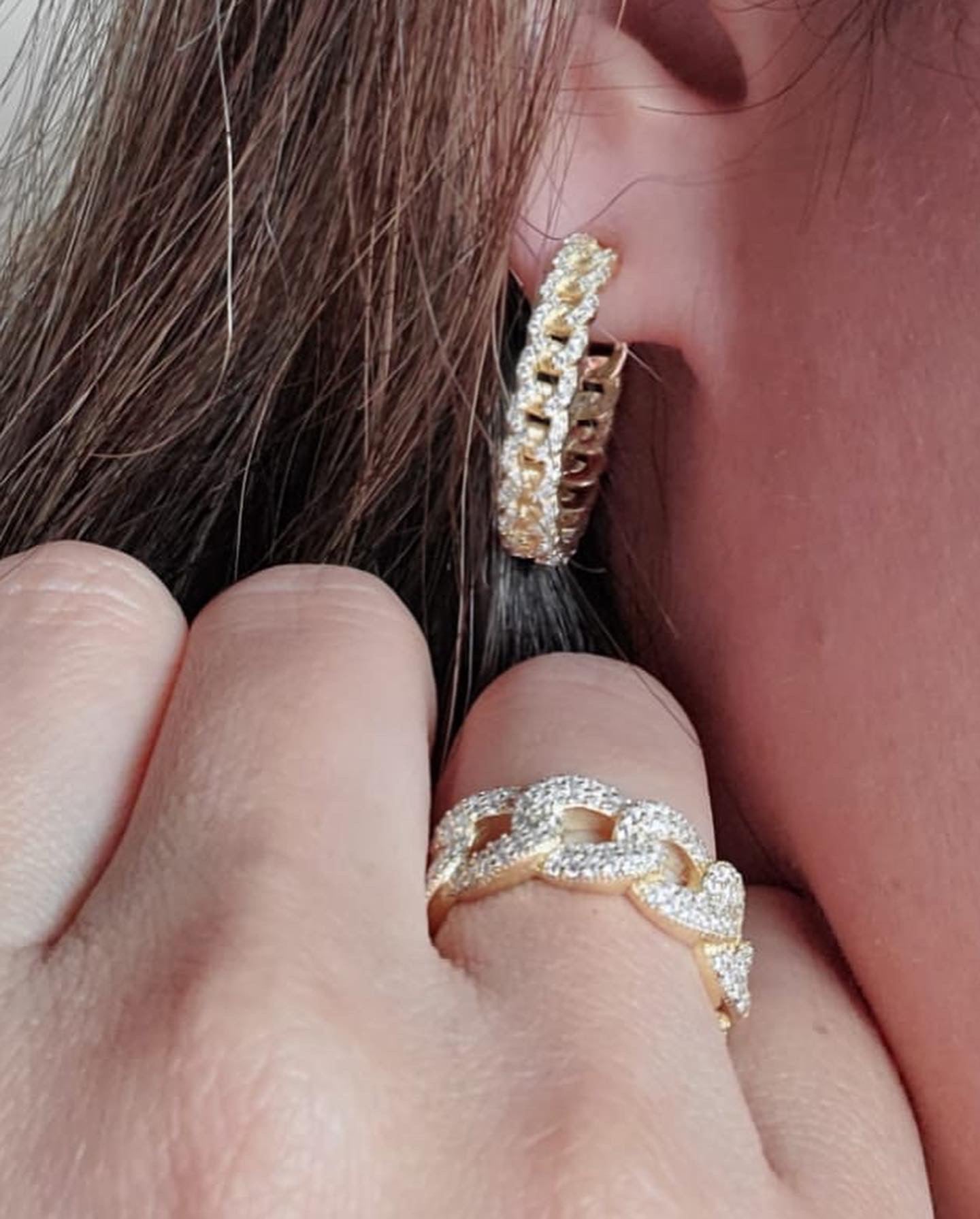 Joyería Fina, para toda ocasión, sisters jewelry, Just $950.00! ShopArgollas Medianas tipo eslabon now at Sister'sJewelrySister'sJewelry{TAGS