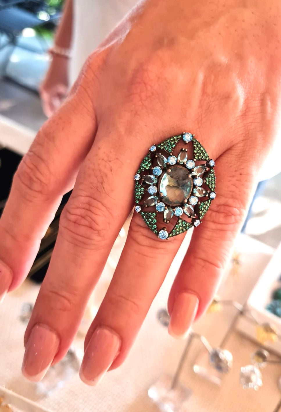 Joyería Fina, para toda ocasión, sisters jewelry, Just $2400.00! ShopAnillo grande verde y aquamarina now at Sister'sJewelrySister'sJewelry{TAGS
