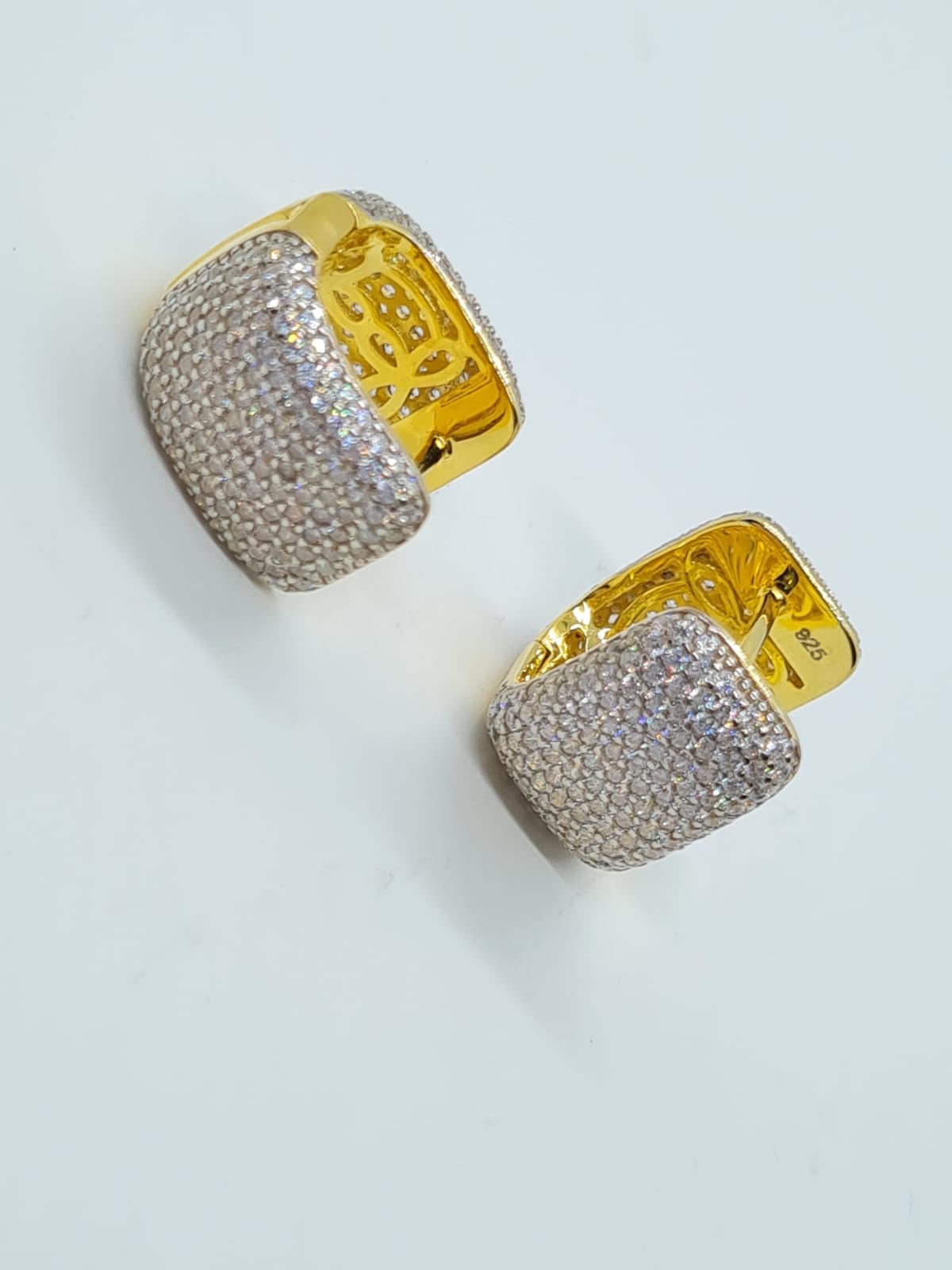 Joyería Fina, para toda ocasión } from {sisters jewelry} - Just $1200.00! ShopMini huggies now at Sister'sJewelrySister'sJewelryAritos