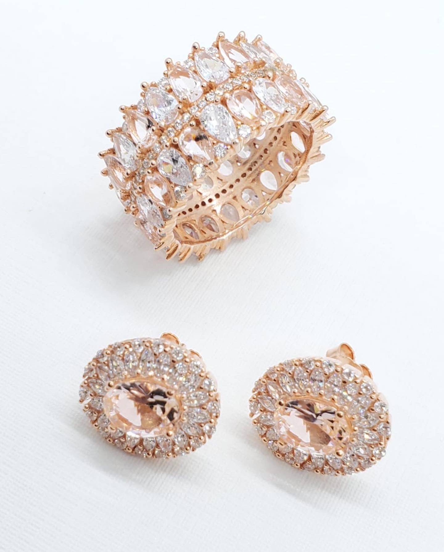 Joyería Fina, para toda ocasión } from {sisters jewelry} - Just $890.00! ShopAritos ovalados con zircones now at Sister'sJewelrySister'sJewelryAritos