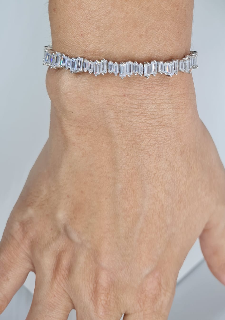 Exquisita joyería, para elevar tu estilo! , sisters jewelry, Just $1200.00! ShopPulsera Zircones Baguette now at Sister'sJewelrySister'sJewelry{TAGS