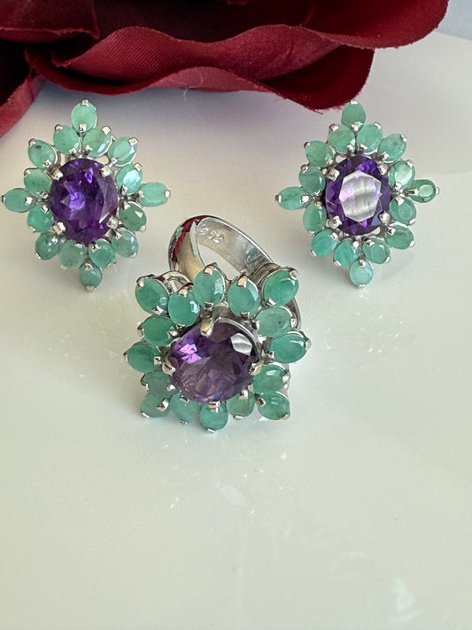 Juego de aretes y anillo talla 7.5, en plata925 con esmeraldas y amatistas naturales