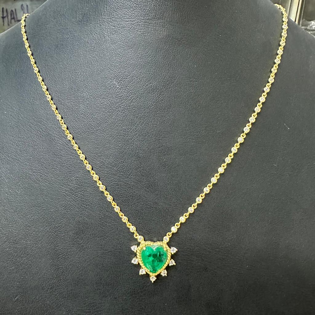 Amanda Cadena de Corazón con Zircon Blanco