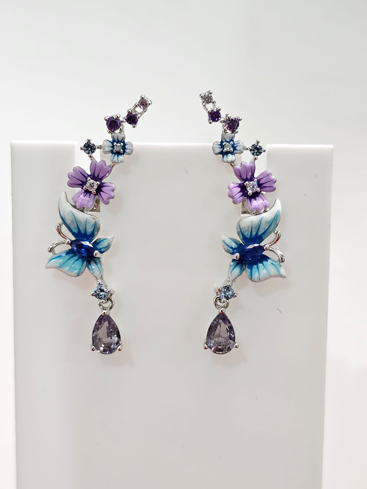 Aritos EarCrawler con Detalles de Flores y Mariposas Pintadas a Mano, Plata925