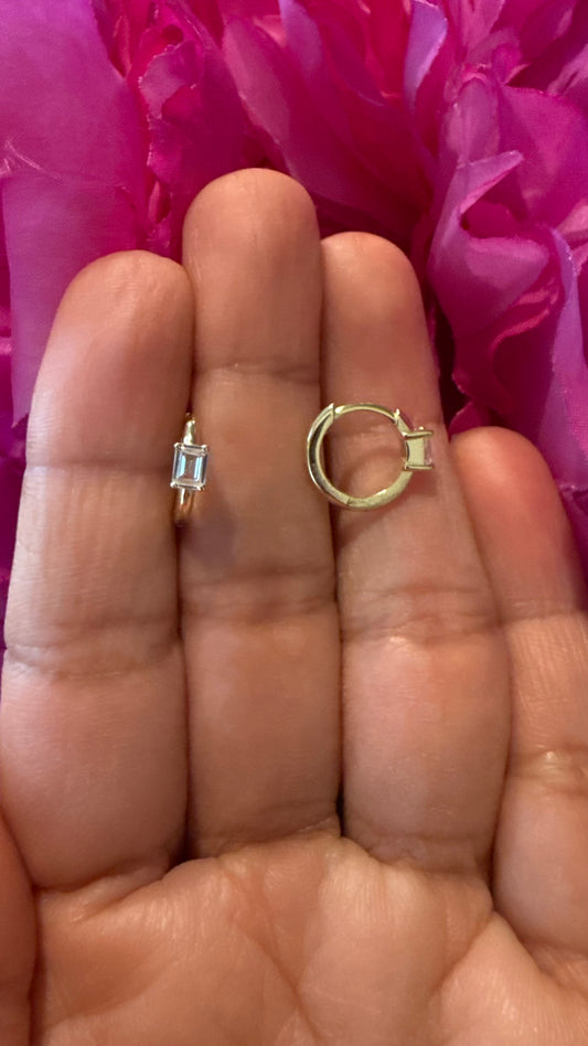 Argollas Pequeñas en Plata925 con Baño de Oro de 14k con un Zircon