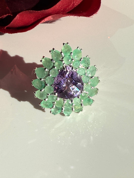 Anillo talla 8, en plata925 con esmeraldas y amatista