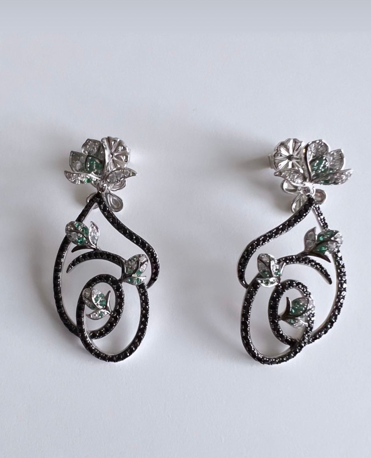 Exquisita joyería, para elevar tu estilo! , sisters jewelry, Just $1800.00! ShopAritos negros con detalles en verde now at Sister'sJewelrySister'sJewelry{TAGS