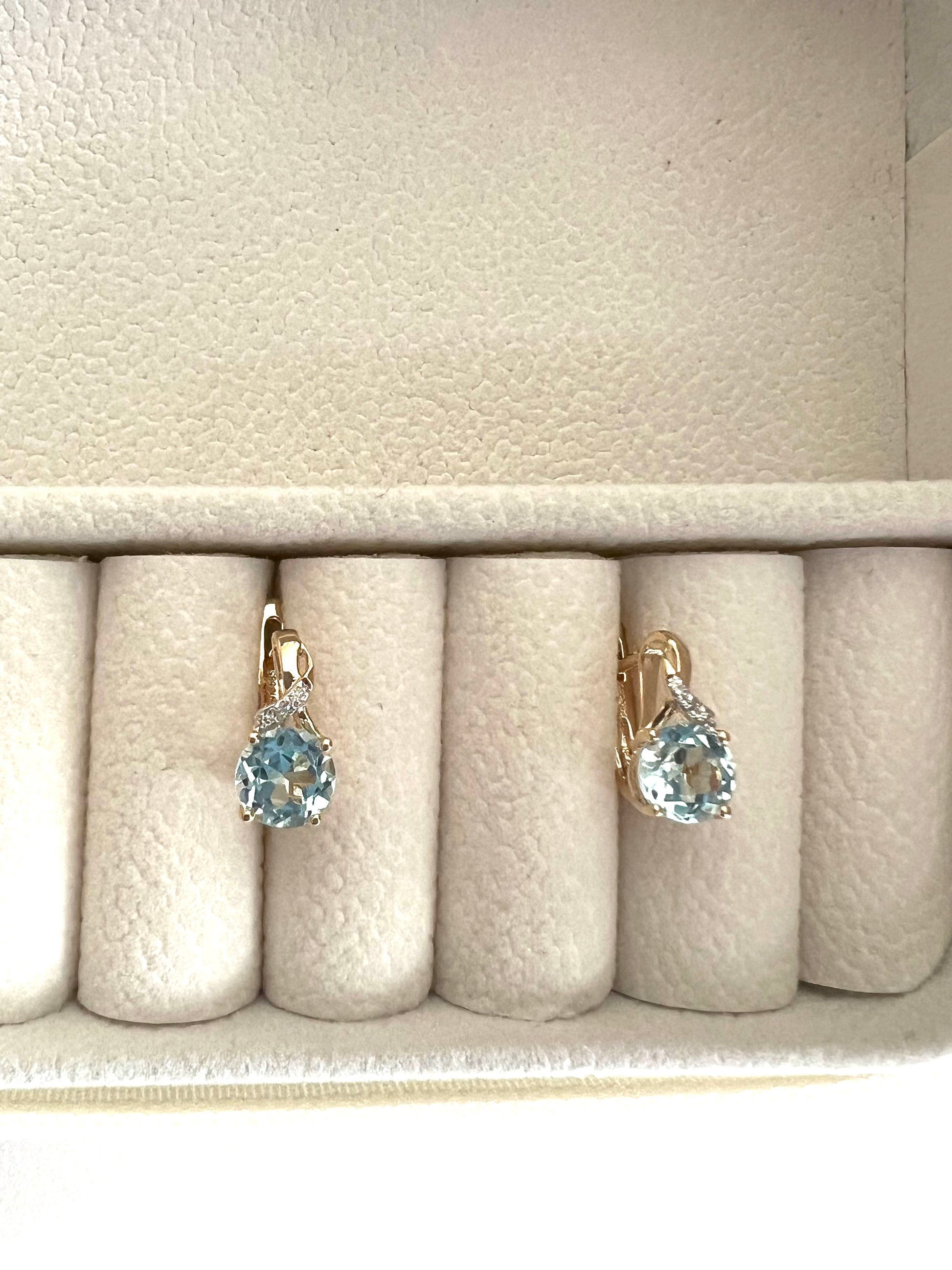 Exquisita joyería, para elevar tu estilo! , sisters jewelry, Just $5900! ShopAritos de oro y topacio azul now at Sister'sJewelrySister'sJewelry{TAGS