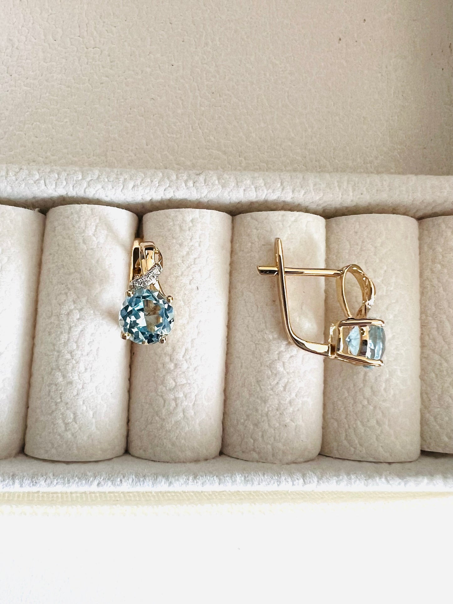 Exquisita joyería, para elevar tu estilo! , sisters jewelry, Just $5900! ShopAritos de oro y topacio azul now at Sister'sJewelrySister'sJewelry{TAGS