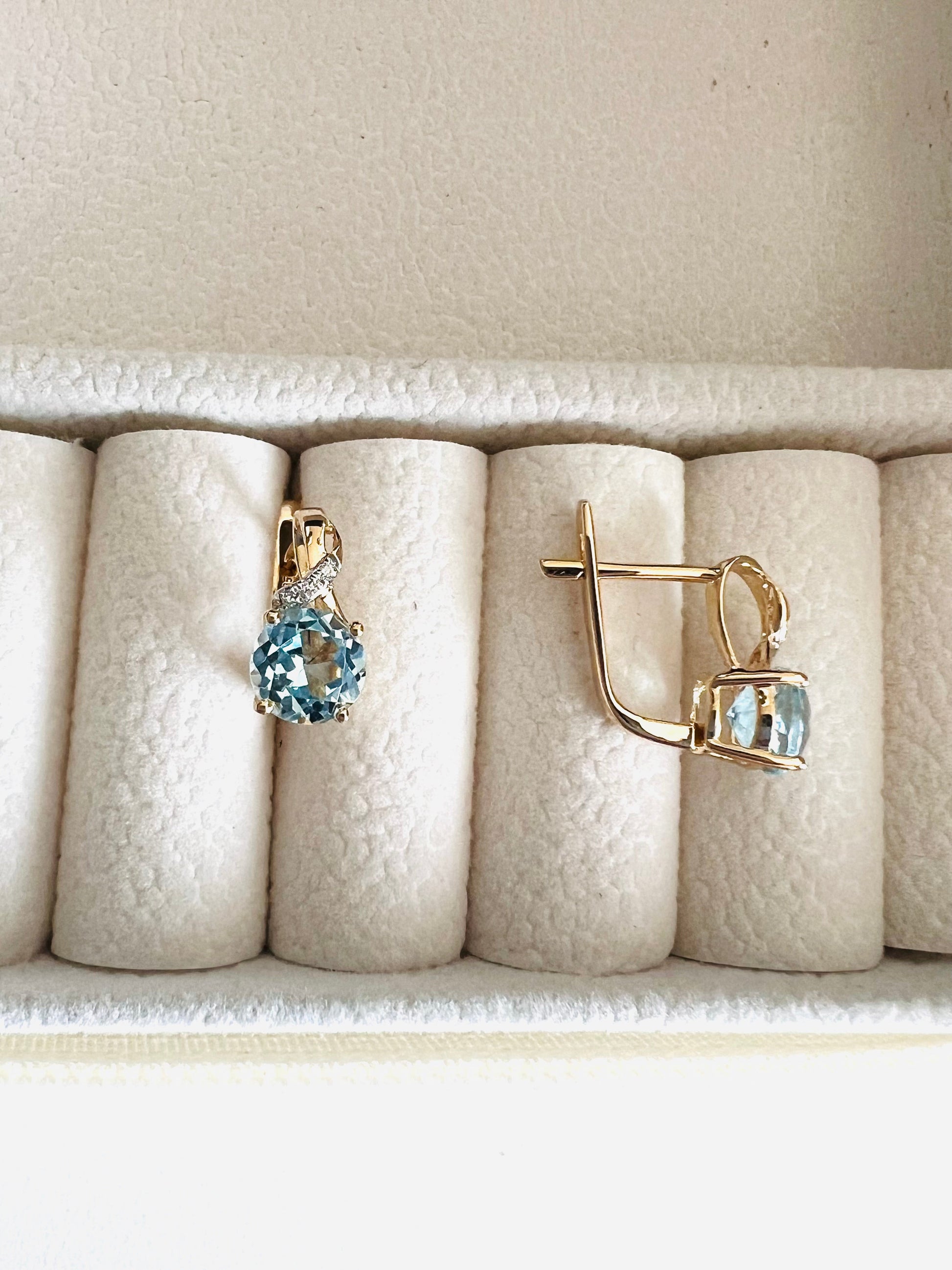 Exquisita joyería, para elevar tu estilo! , sisters jewelry, Just $5900! ShopAritos de oro y topacio azul now at Sister'sJewelrySister'sJewelry{TAGS