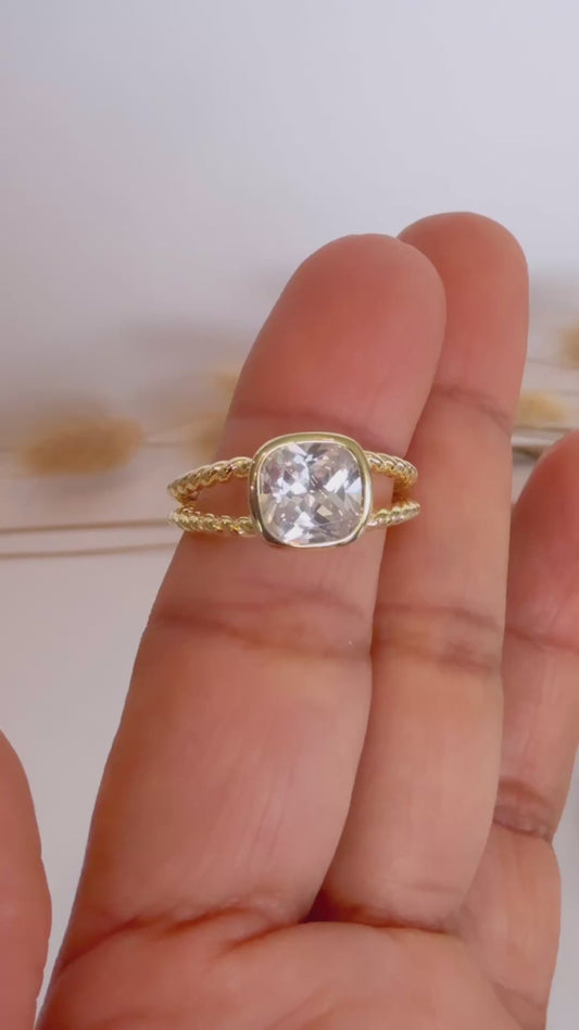 Anillo plata925 con Baño de Oro y Zircon Cuadrado, Talla 8