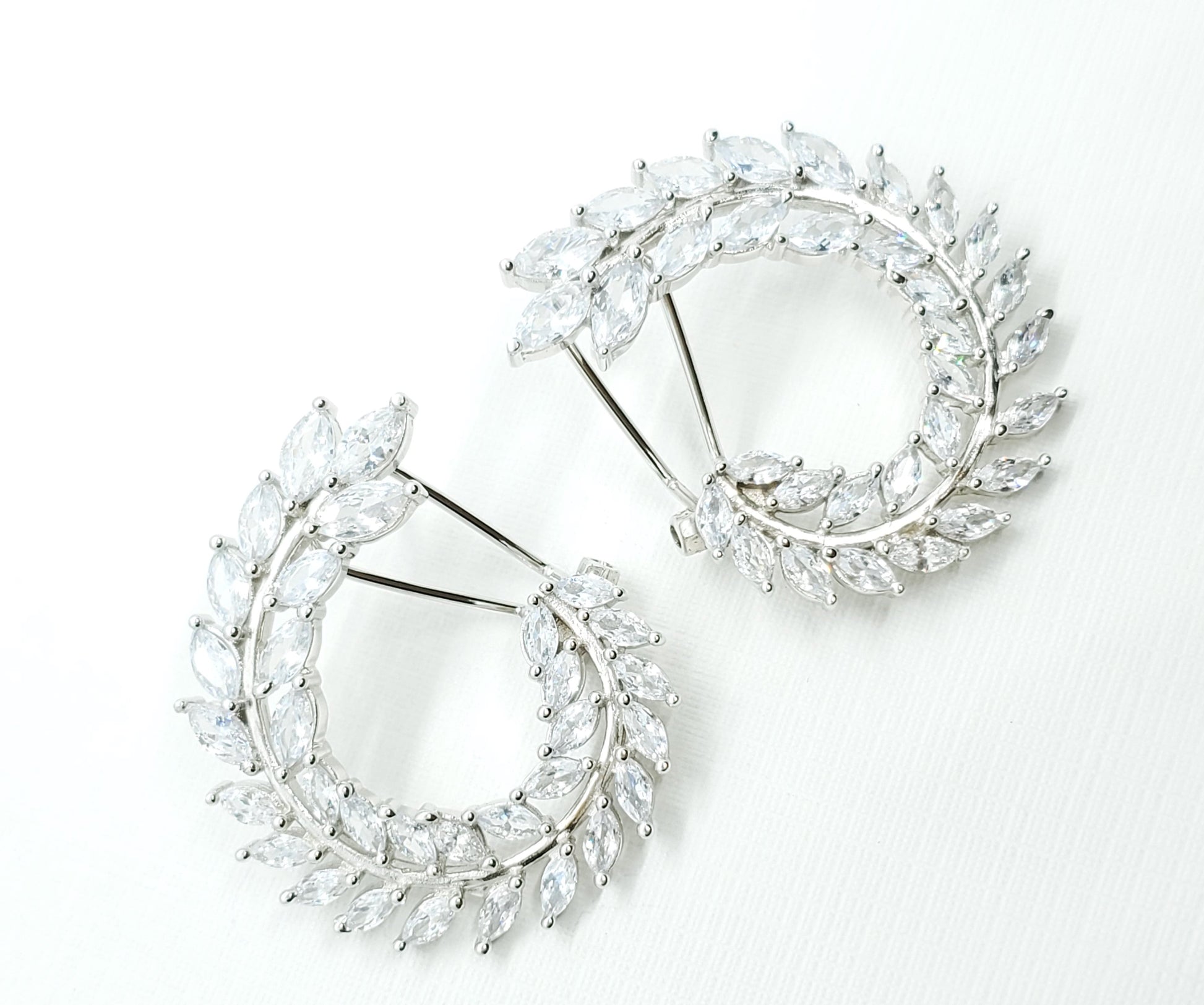 Exquisita joyería, para elevar tu estilo! , sisters jewelry, Just $1600.00! ShopAritos Hojas Romanas de zircones now at Sister'sJewelrySister'sJewelry{TAGS