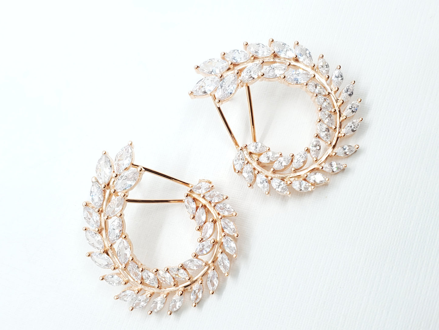 Exquisita joyería, para elevar tu estilo! , sisters jewelry, Just $1600.00! ShopAritos Hojas Romanas de zircones now at Sister'sJewelrySister'sJewelry{TAGS
