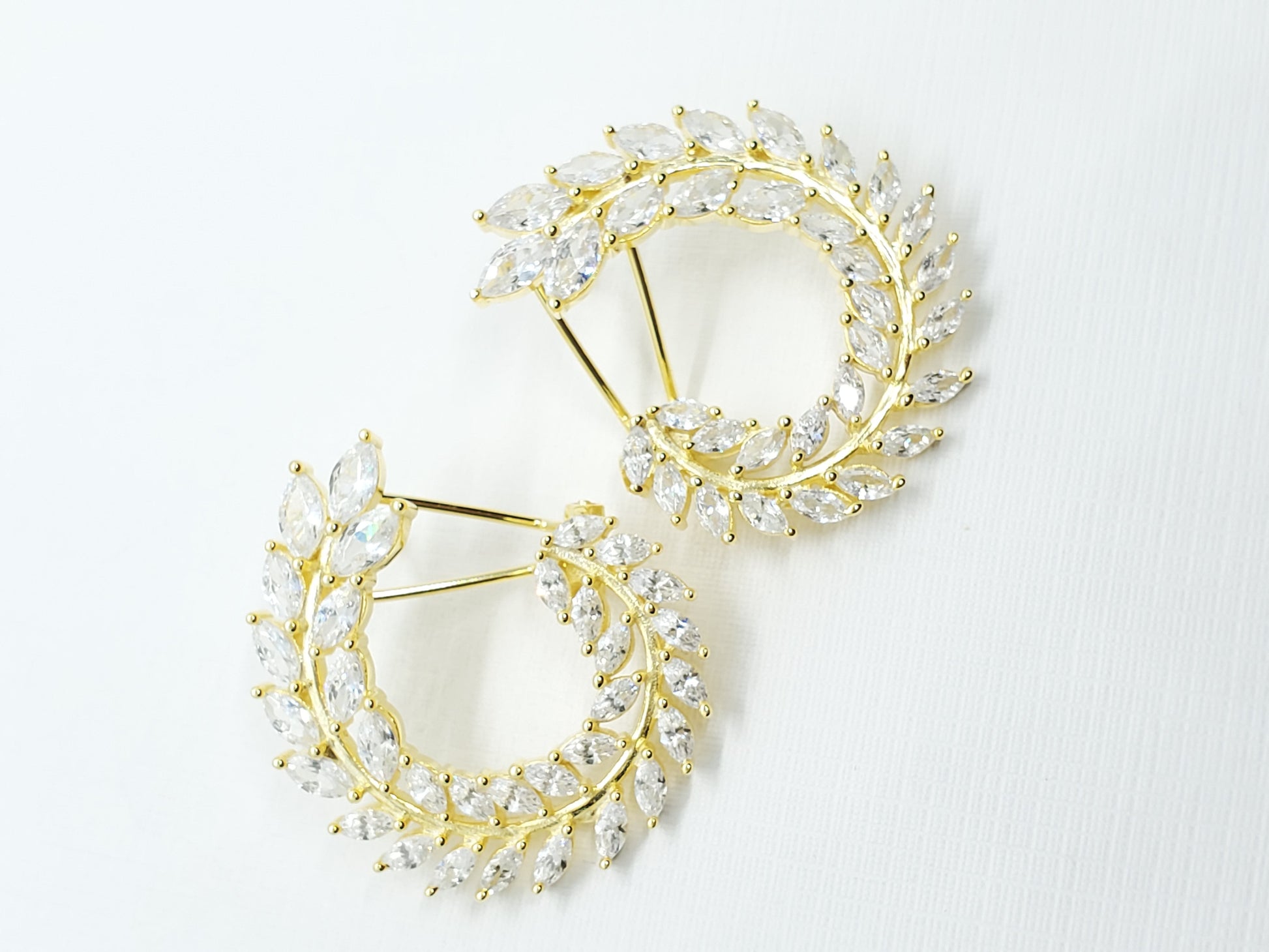 Exquisita joyería, para elevar tu estilo! , sisters jewelry, Just $1600.00! ShopAritos Hojas Romanas de zircones now at Sister'sJewelrySister'sJewelry{TAGS