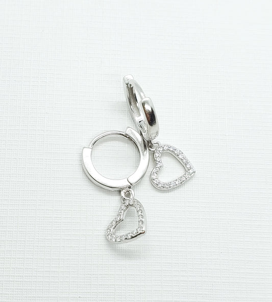 Joyería Fina, para toda ocasión } from {sisters jewelry} - Just $550.00! ShopHuggies con charm de corazón now at Sister'sJewelrySister'sJewelryAritos