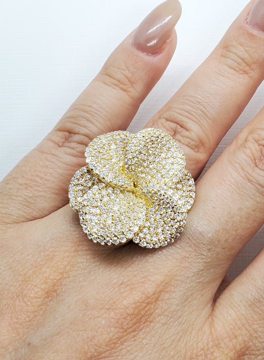 Exquisita joyería, para elevar tu estilo! , sisters jewelry, Just $2250.00! ShopAnillo flor dorada now at Sister'sJewelrySister'sJewelry{TAGS