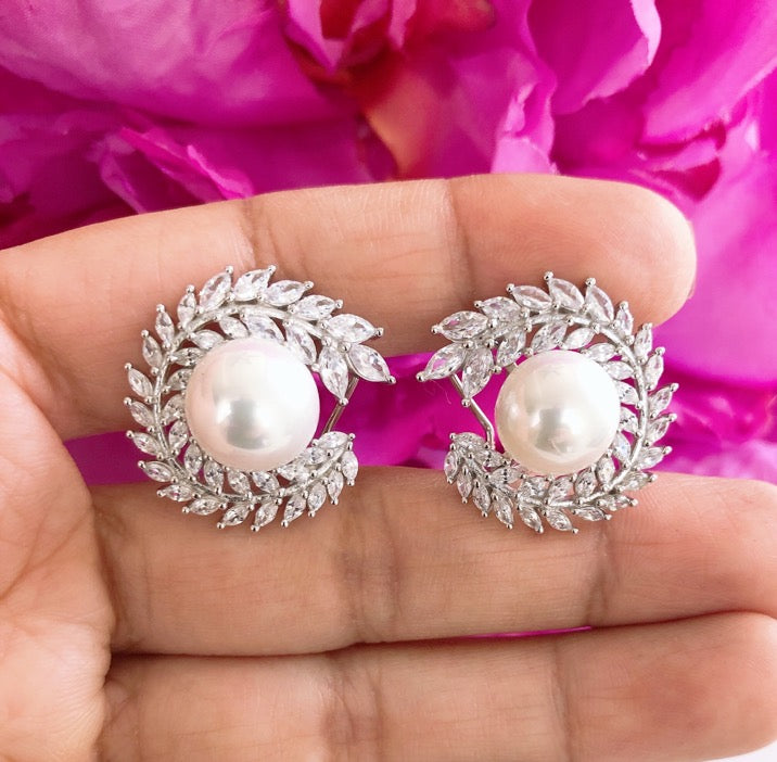 Joyería Fina, para toda ocasión } from {sisters jewelry} - Just $1450.00! ShopAritos con perla y zircones now at Sister'sJewelrySister'sJewelryAritos