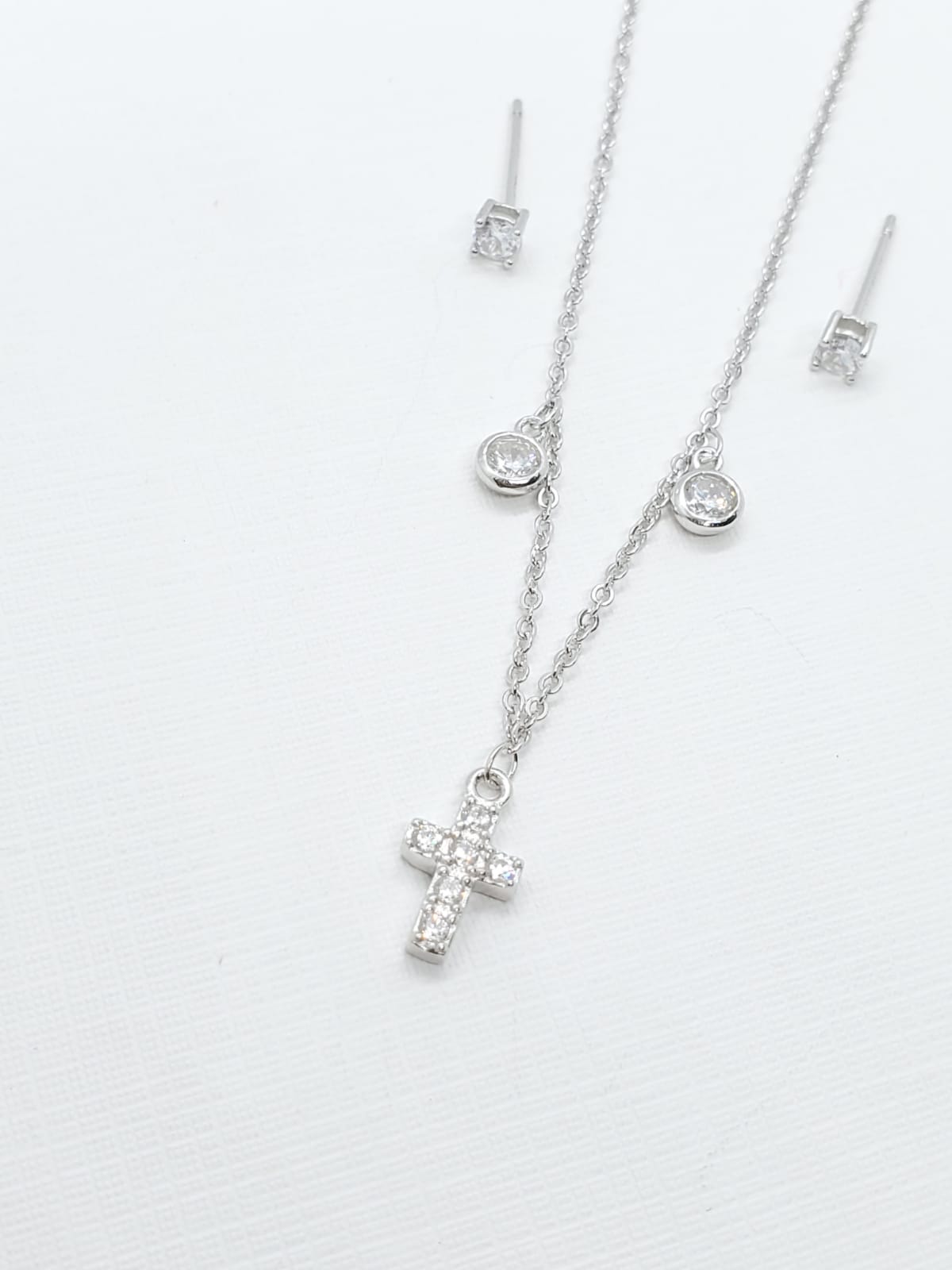 Joyería Fina, para toda ocasión, sisters jewelry, Just $590.00! ShopCadena con charms de cruz y zircones now at Sister'sJewelrySister'sJewelry{TAGS
