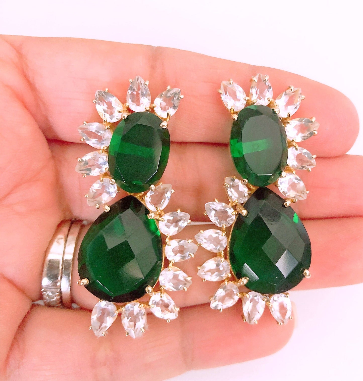 Joyería Fina, para toda ocasión } from {sisters jewelry} - Just $2250.00! ShopAritos desmontables verdes now at Sister'sJewelrySister'sJewelryAritos
