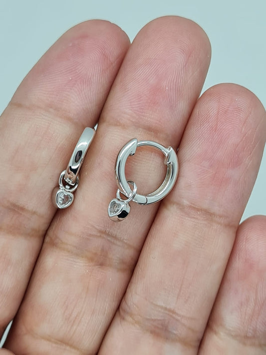 Joyería Fina, para toda ocasión } from {sisters jewelry} - Just $550.00! ShopAritos Mini Hoop Corazon now at Sister'sJewelrySister'sJewelryAritos
