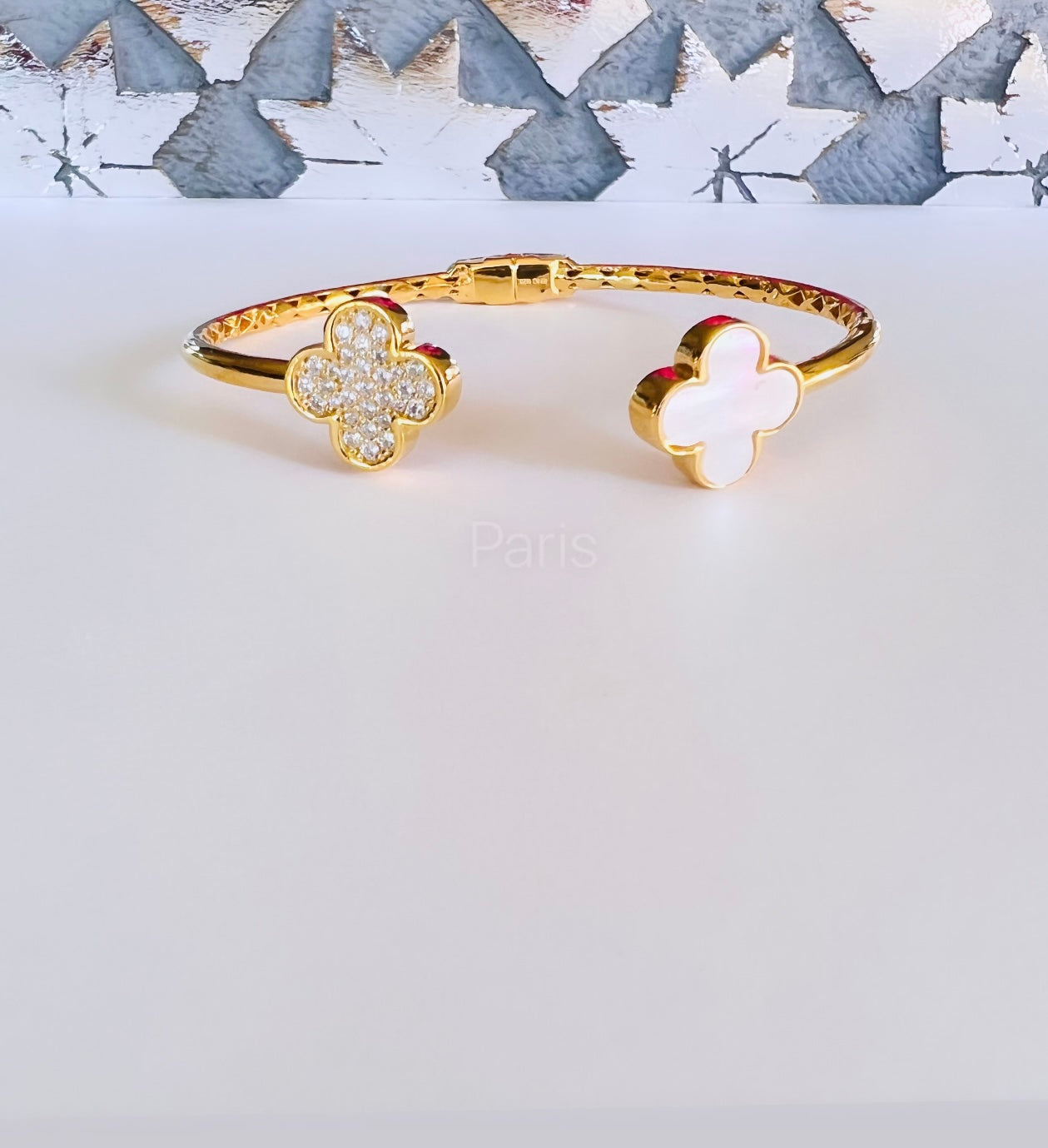 Exquisita joyería, para elevar tu estilo! , sisters jewelry, Just $1850.00! ShopPulsera Van Cleef & Arpels now at Sister'sJewelrySister'sJewelry{TAGS