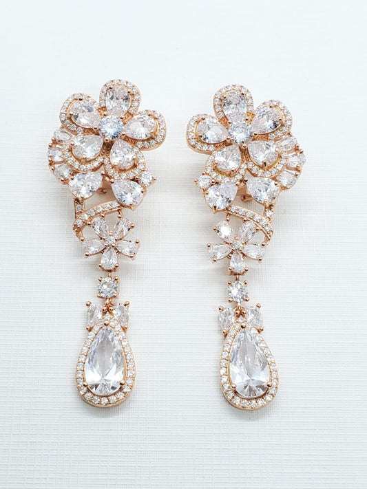 Joyería Fina, para toda ocasión } from {sisters jewelry} - Just $3600.00! ShopAritos Largos de  Flor y Cristales now at Sister'sJewelrySister'sJewelryAritos