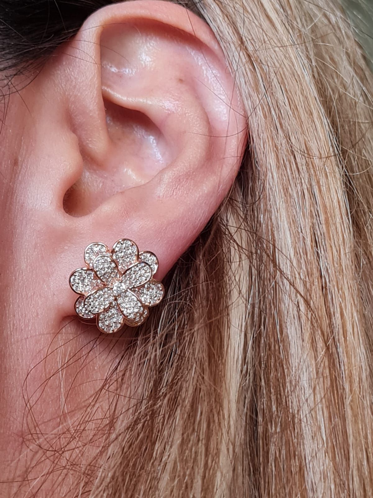 Joyería Fina, para toda ocasión } from {sisters jewelry} - Just $1350.00! ShopAritos de Flores con 12 pétalos now at Sister'sJewelrySister'sJewelryAritos