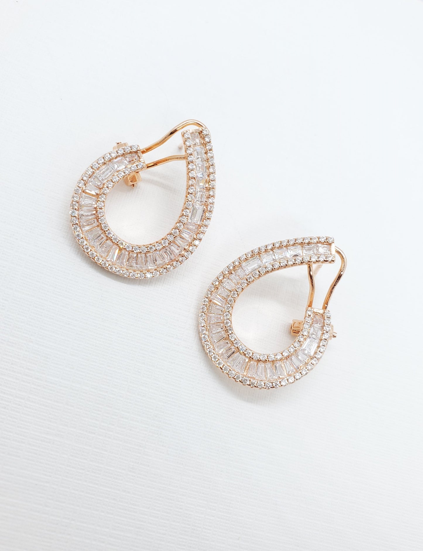 Exquisita joyería, para elevar tu estilo! , sisters jewelry, Just $1450.00! ShopAritos omega con zircones baguette now at Sister'sJewelrySister'sJewelry{TAGS