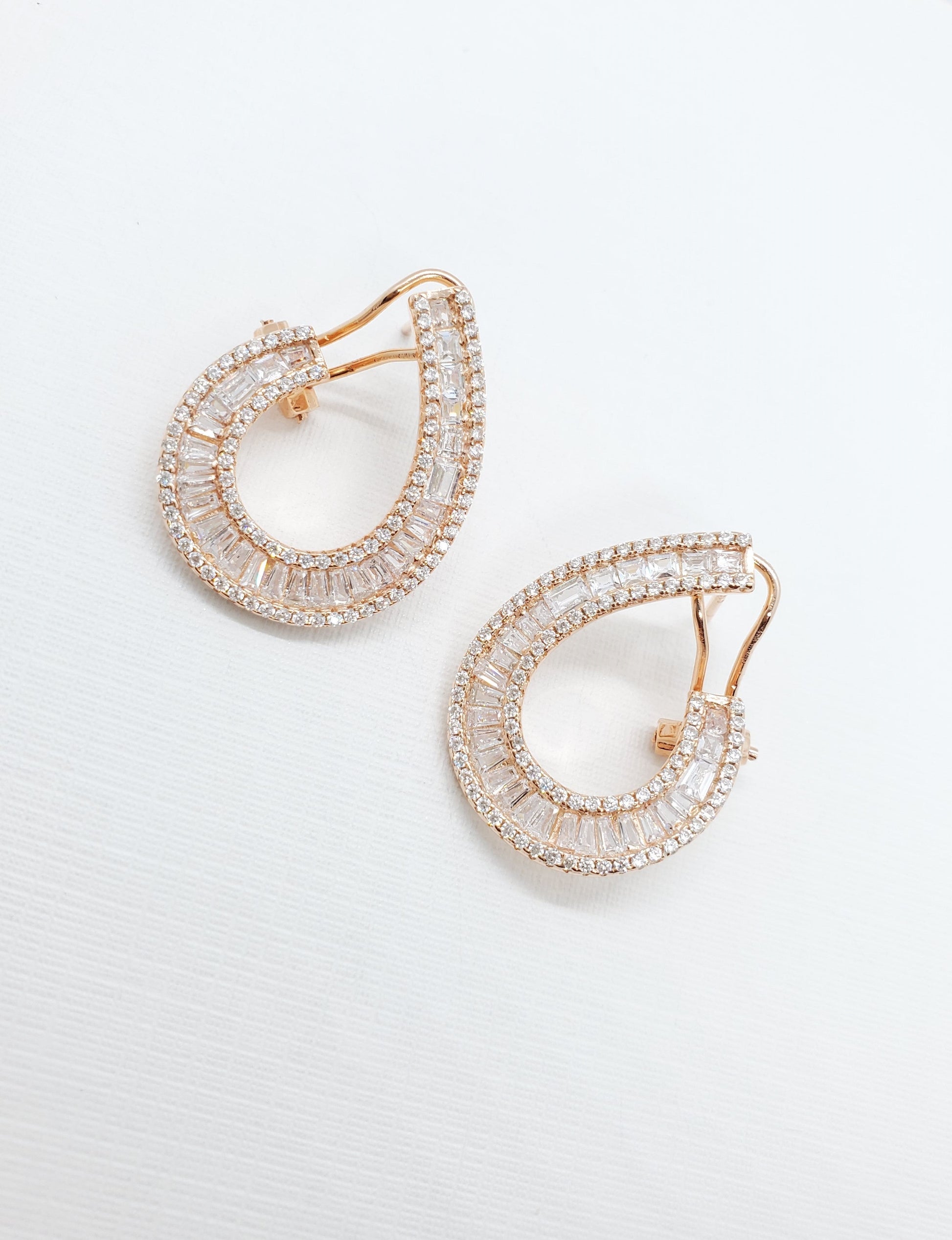Exquisita joyería, para elevar tu estilo! , sisters jewelry, Just $1450.00! ShopAritos omega con zircones baguette now at Sister'sJewelrySister'sJewelry{TAGS