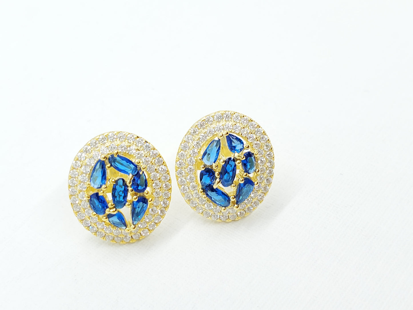 Joyería Fina, para toda ocasión } from {sisters jewelry} - Just $890.00! ShopAritos medianos zircones de colores now at Sister'sJewelrySister'sJewelryAritos