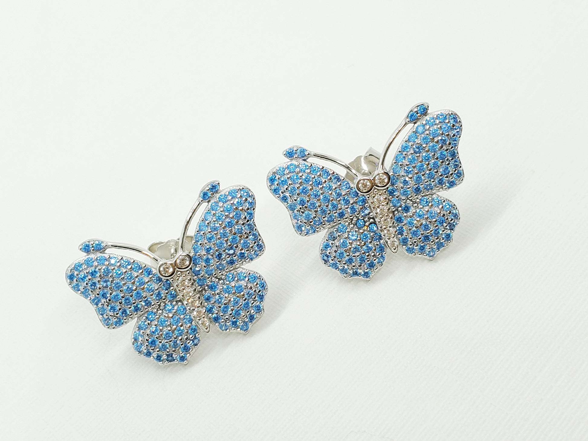 Exquisita joyería, para elevar tu estilo! , sisters jewelry, Just $1200.00! ShopAritos mariposas now at Sister'sJewelrySister'sJewelry{TAGS