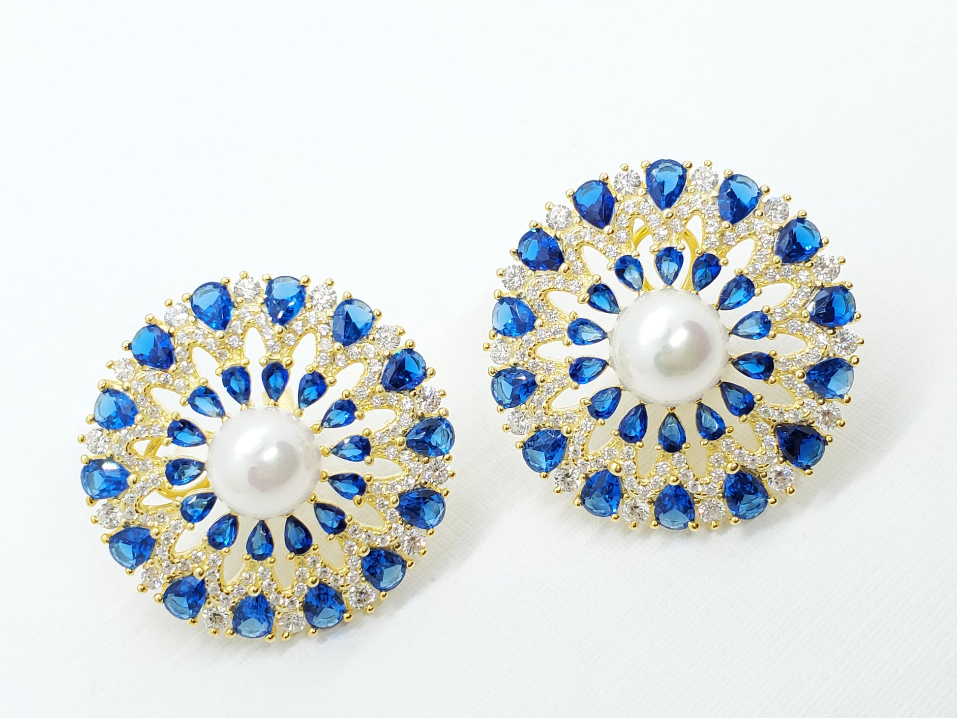 Joyería Fina, para toda ocasión, sisters jewelry, Just $1950.00! ShopAritos redondos maxi con perla now at Sister'sJewelrySister'sJewelry{TAGS